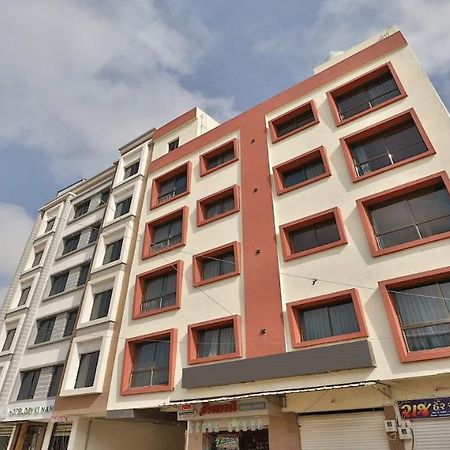 Hotel Kuber Dwārka Buitenkant foto
